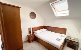 Apartments & Rooms Brijest
